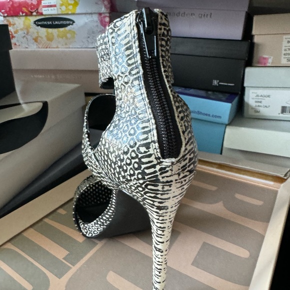 Steve Madden Sexy High heel - Picture 4 of 4